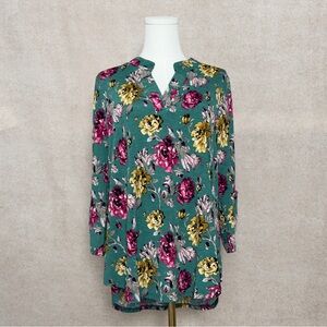 Dear Scarlett Fresh & Feminine Teal Green Floral Tunic w/ Pink and Gold Accents